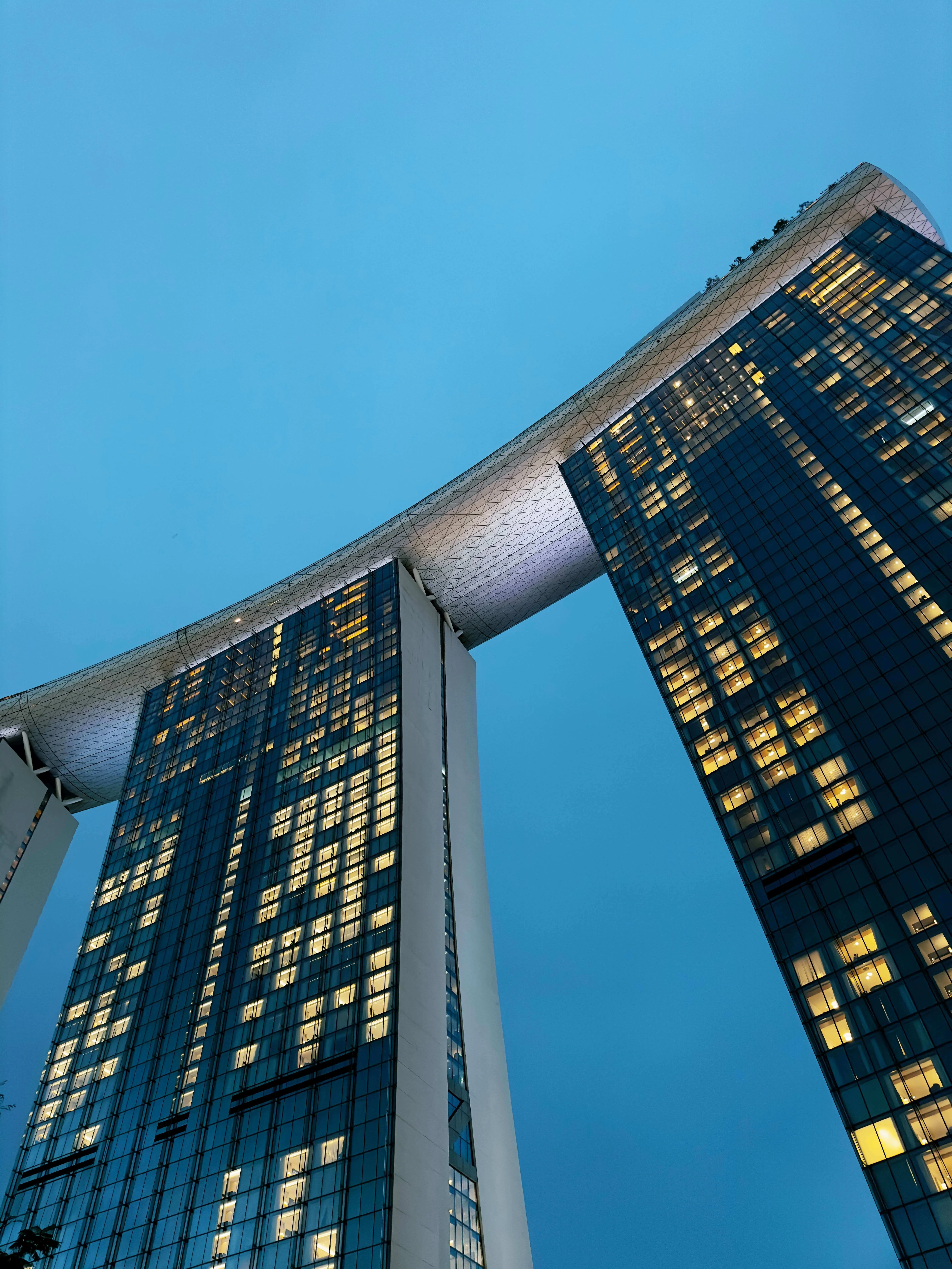 Marina bay sands rooftop skypark singapore evening view upwards